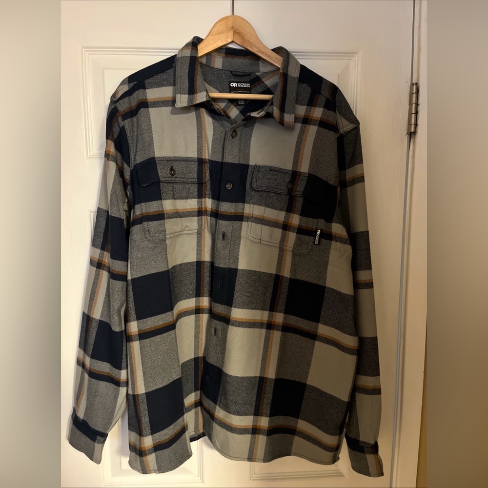 Men’s Outdoor Research Feedback Flannel Twill Shirt in Dark Navy Plaid. XL NWOT